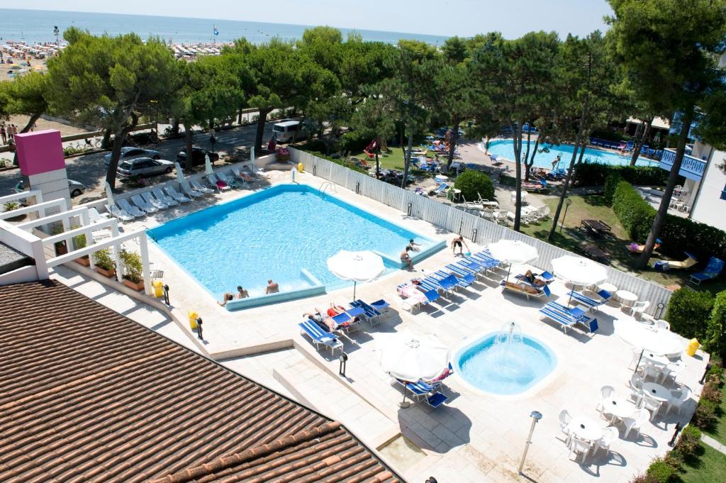 Hotel Bristol Lignano Sabbiadoro Exterior foto