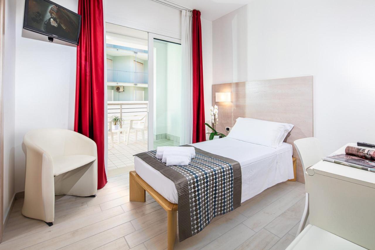 Hotel Bristol Lignano Sabbiadoro Cameră foto